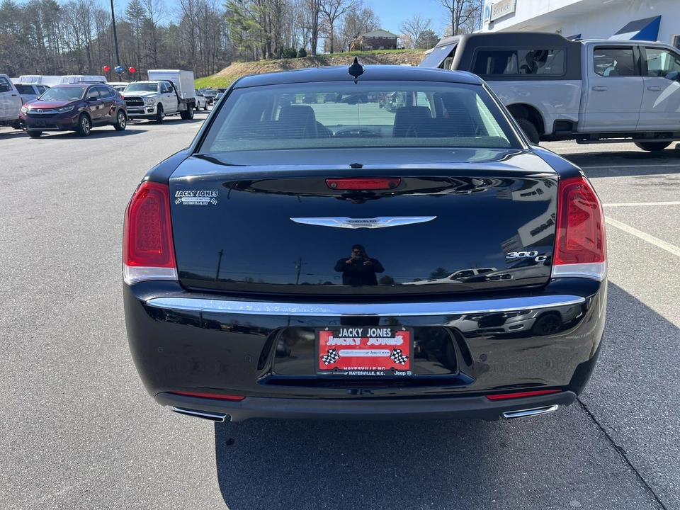 2015 Chrysler 300 (2005-2023) - Image 3 of 21