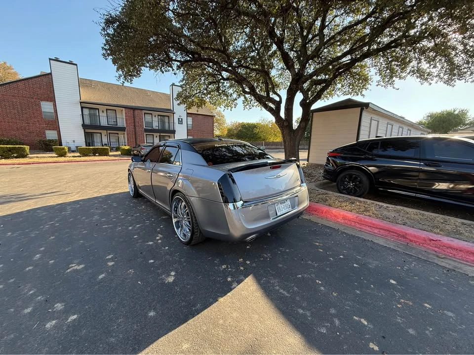 2015 Chrysler 300 (2005-2023) - Image 3 of 6