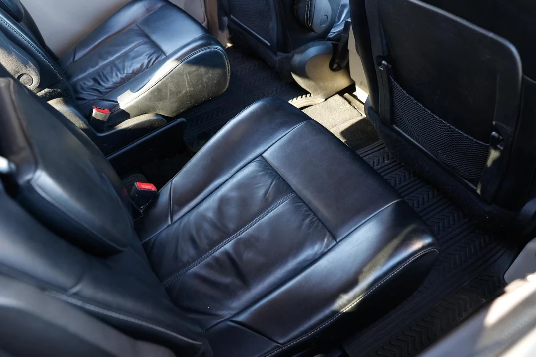 2015 Chrysler Town & Country - Image 12 of 21