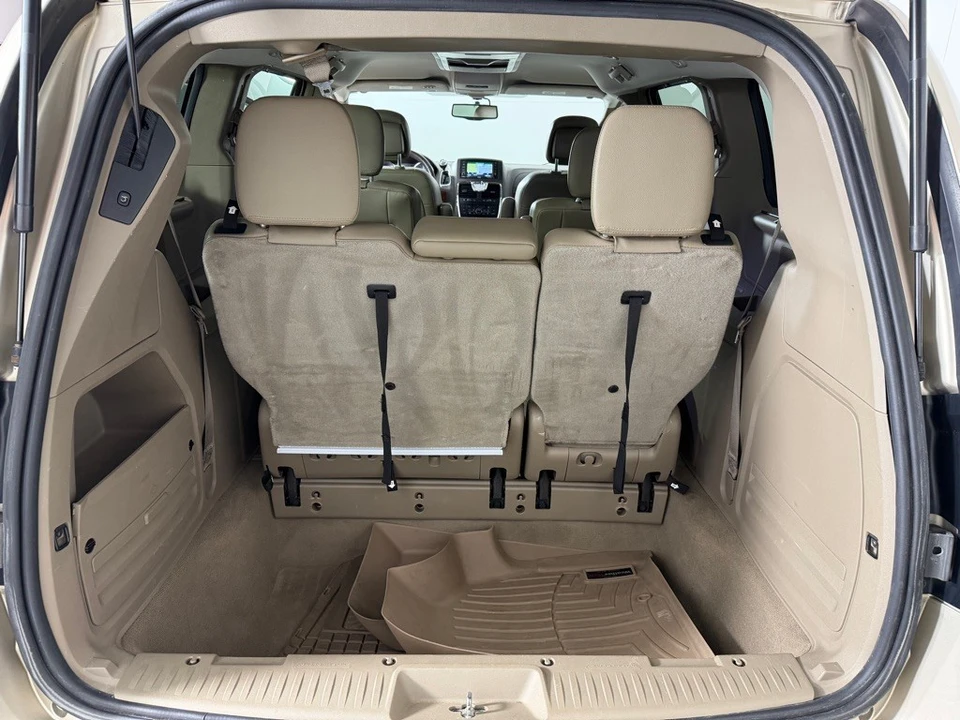 2015 Chrysler Town & Country - Image 18 of 21