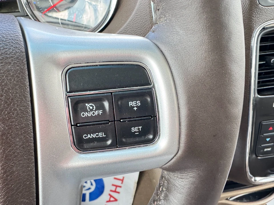 2015 Chrysler Town & Country - Image 19 of 21