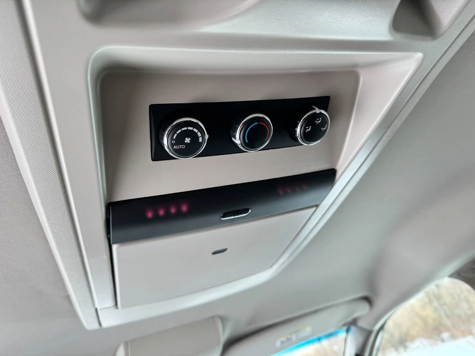 2015 Chrysler Town & Country - Image 15 of 21