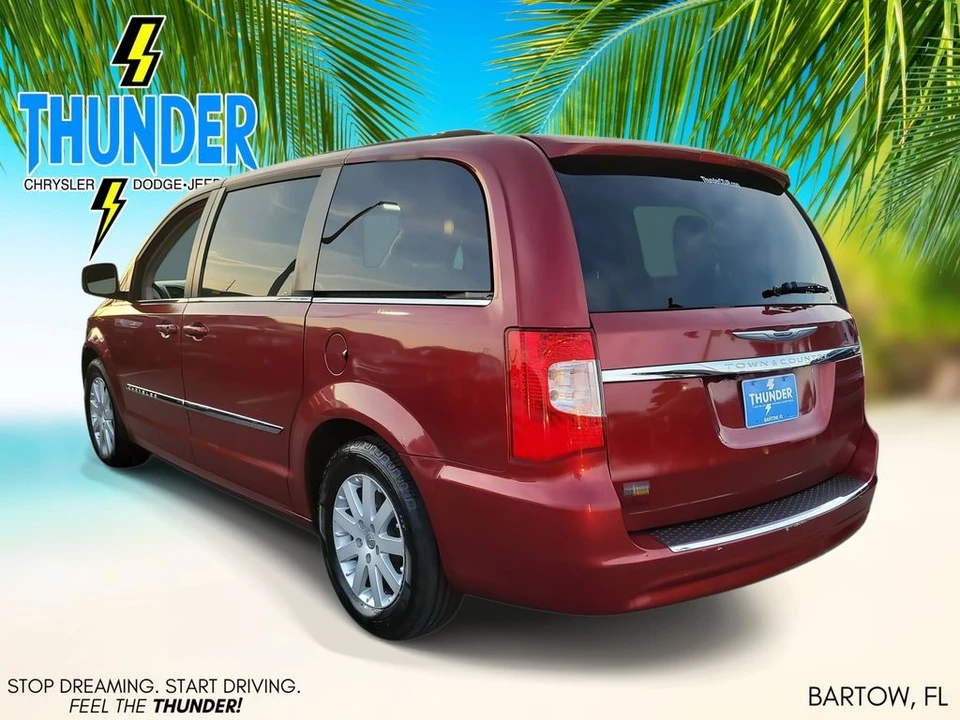 2015 Chrysler Town & Country - Image 3 of 12
