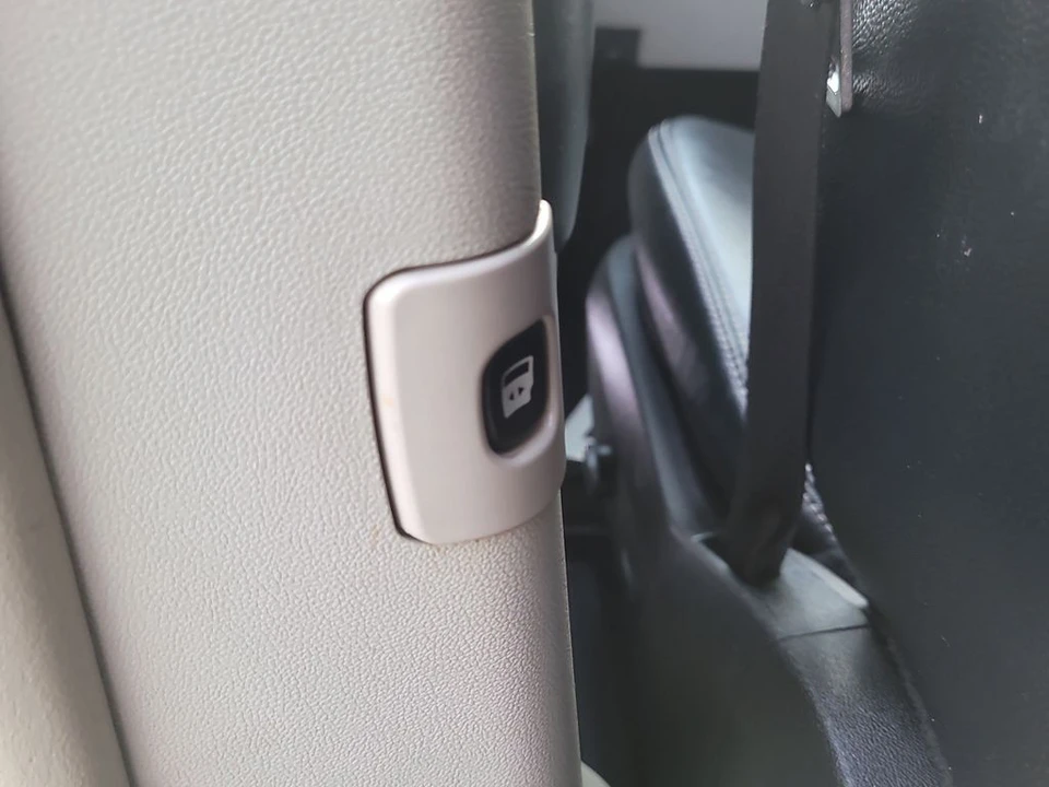 2015 Chrysler Town & Country - Image 12 of 12