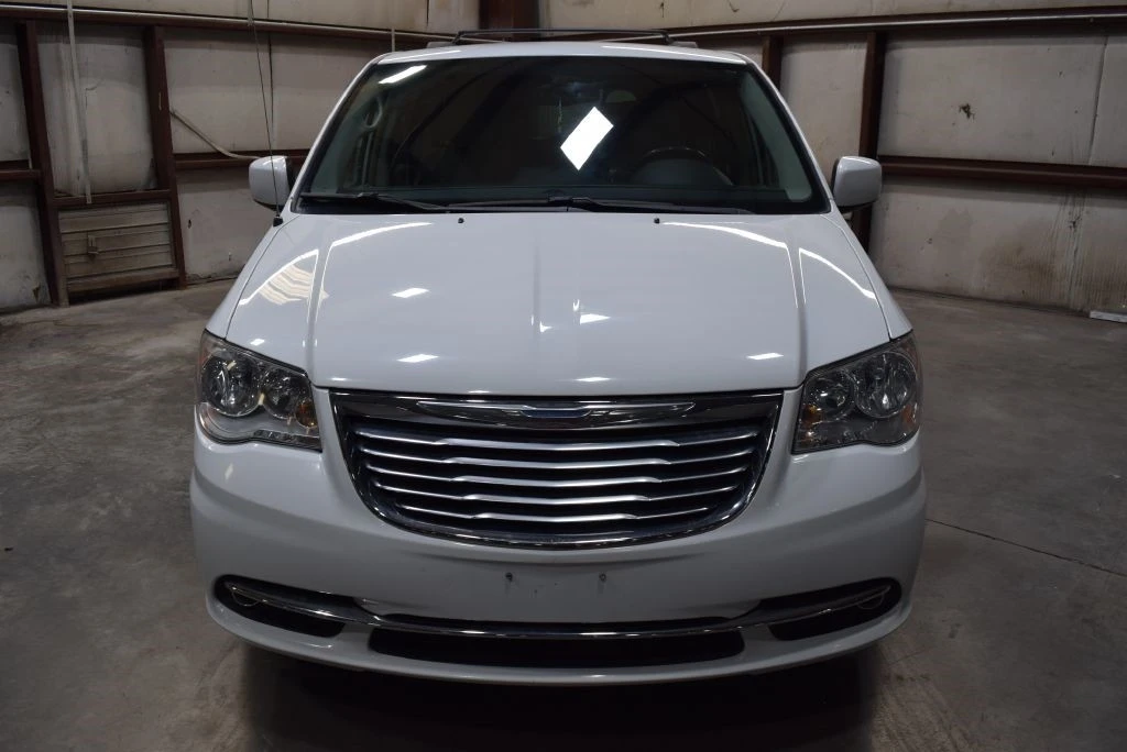 2015 Chrysler Town & Country - Image 2 of 21