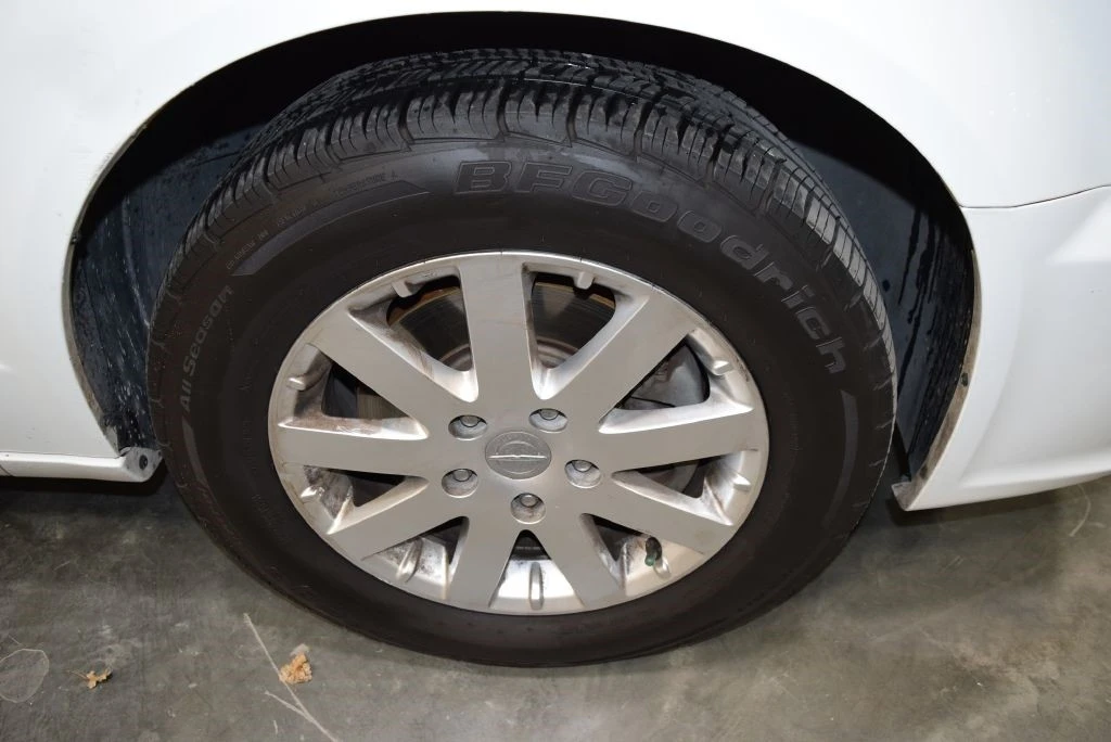 2015 Chrysler Town & Country - Image 10 of 21