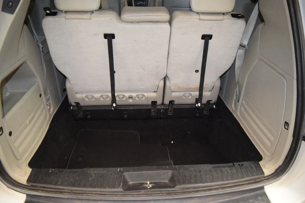 2015 Chrysler Town & Country - Image 14 of 21