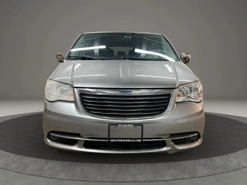 2015 Chrysler Town & Country - Image 3 of 12