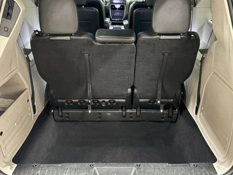 2015 Chrysler Town & Country - Image 10 of 12