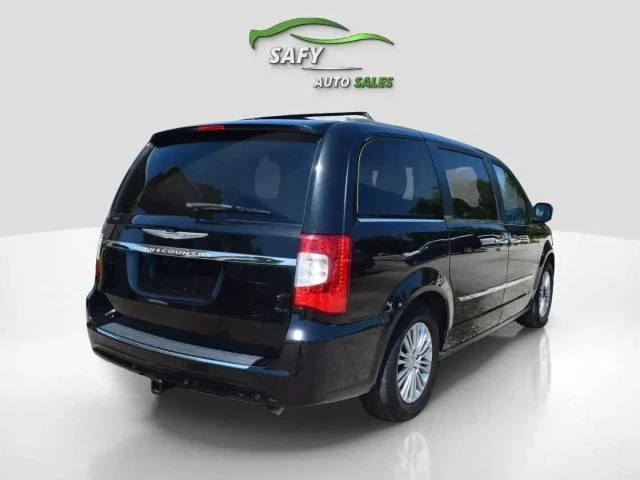 2015 Chrysler Town & Country - Image 6 of 21