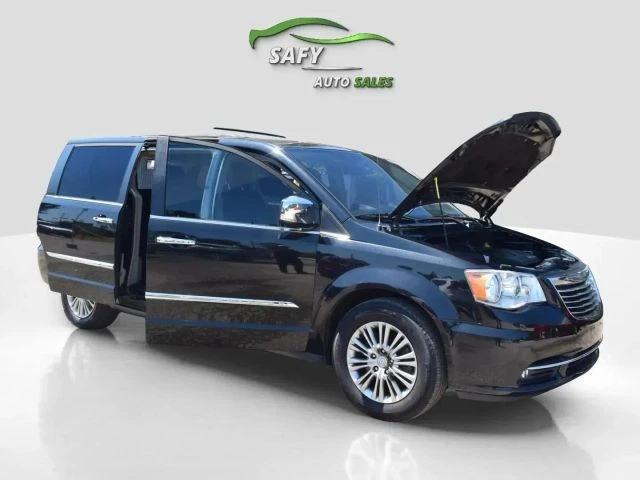 2015 Chrysler Town & Country - Image 15 of 21
