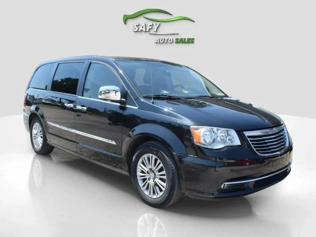 2015 Chrysler Town & Country - Image 2 of 21