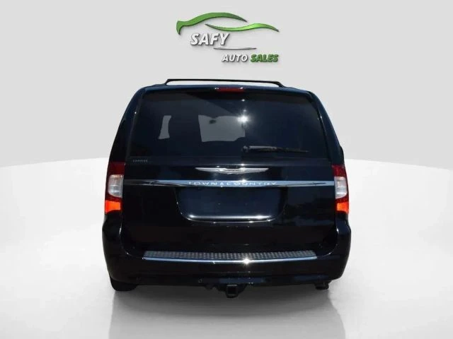 2015 Chrysler Town & Country - Image 5 of 21
