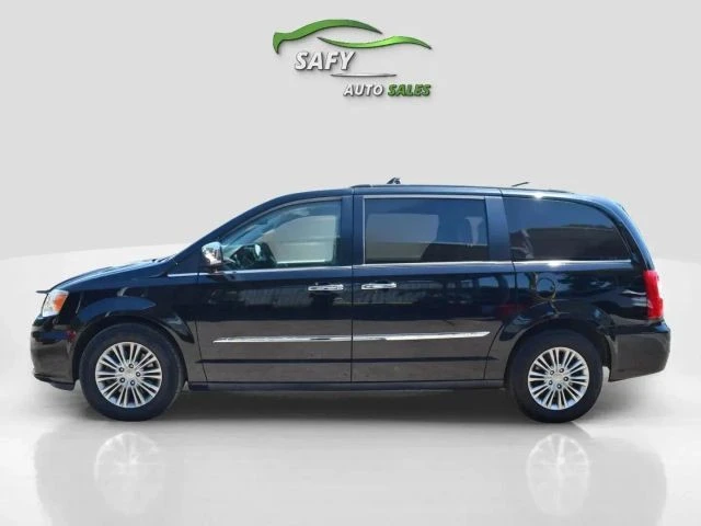 2015 Chrysler Town & Country - Image 3 of 21