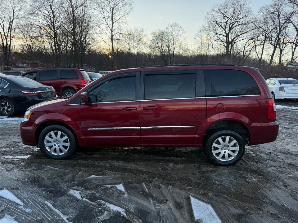 2015 Chrysler Town & Country - Image 3 of 20