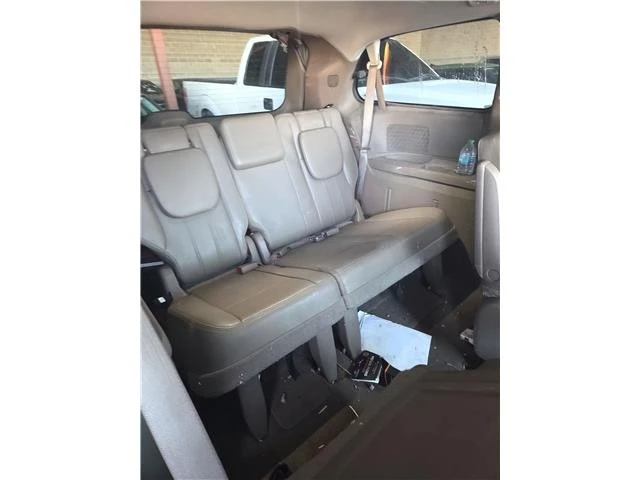 2015 Chrysler Town & Country - Image 5 of 10