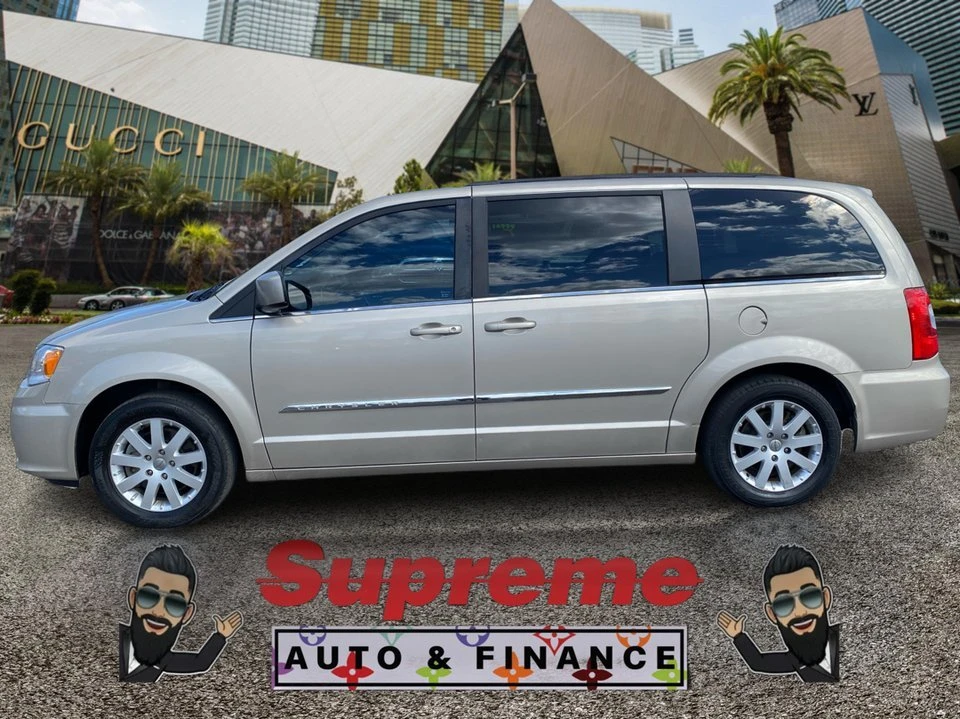 2015 Chrysler Town & Country - Image 2 of 20