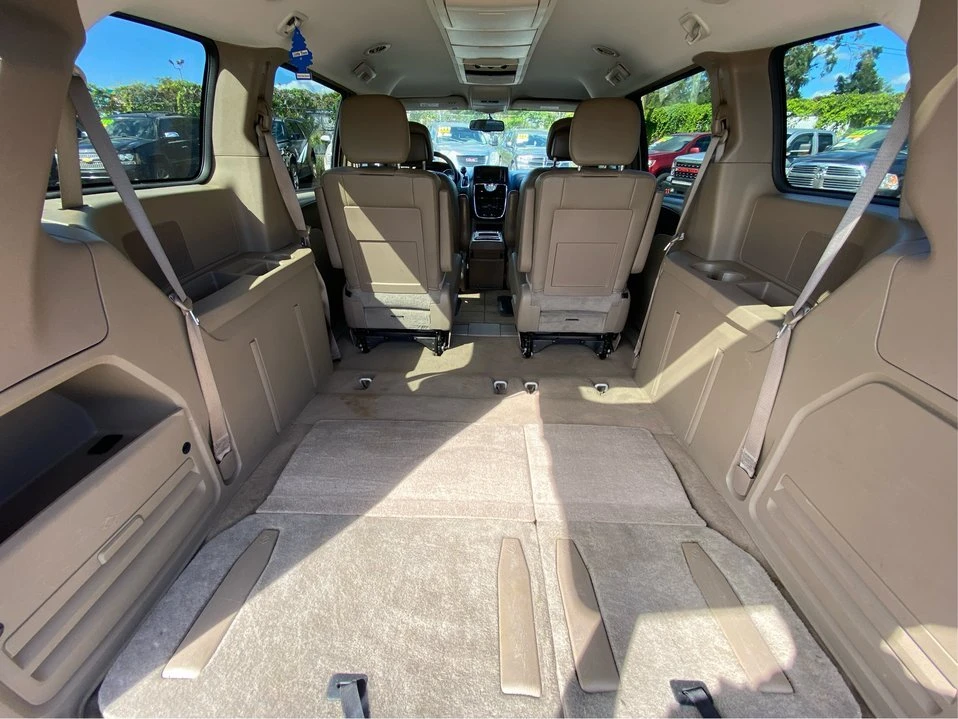 2015 Chrysler Town & Country - Image 12 of 20