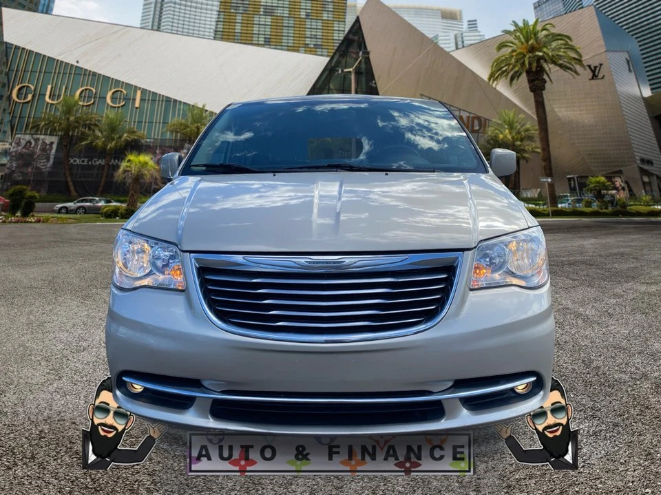 2015 Chrysler Town & Country - Image 8 of 20