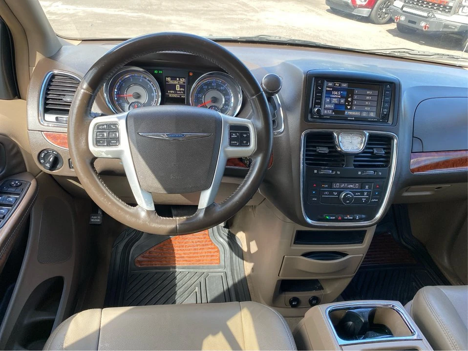 2015 Chrysler Town & Country - Image 13 of 20