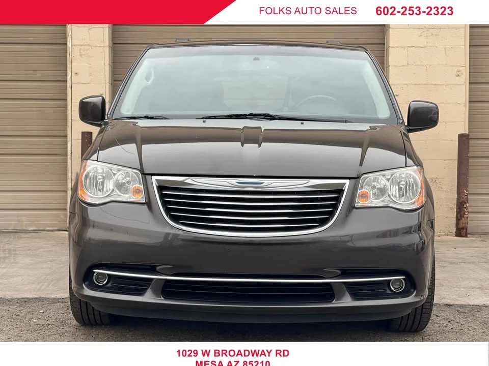 2015 Chrysler Town & Country - Image 3 of 17