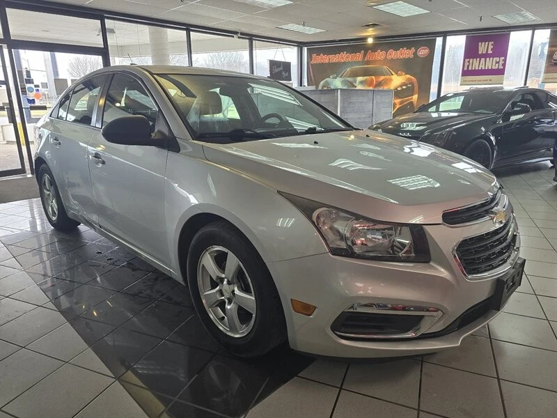 2015 Chevrolet Cruze - Image 3 of 4