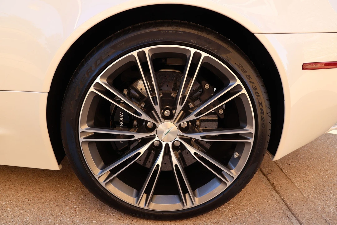 2015 Aston Martin DB9 - Image 8 of 22