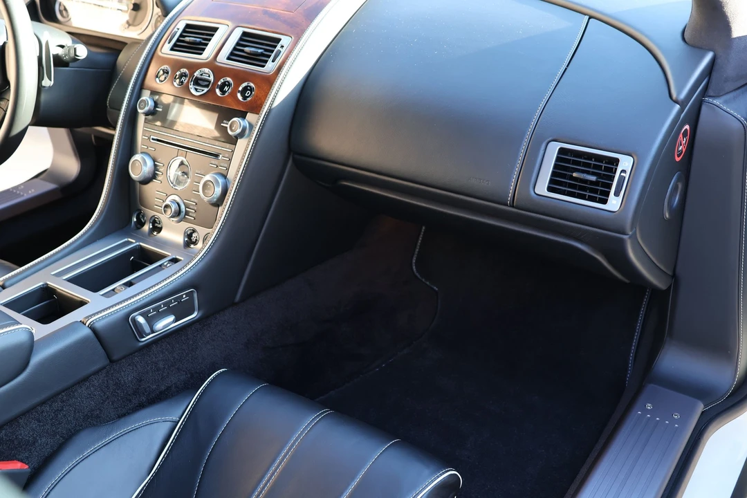 2015 Aston Martin DB9 - Image 15 of 22