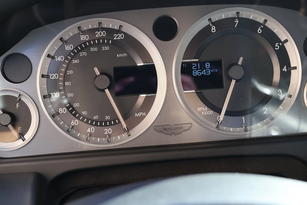 2015 Aston Martin DB9 - Image 14 of 22