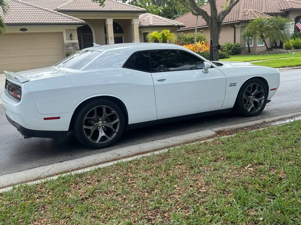 2015 Dodge Challenger 3rd Gen - Image 3 of 8