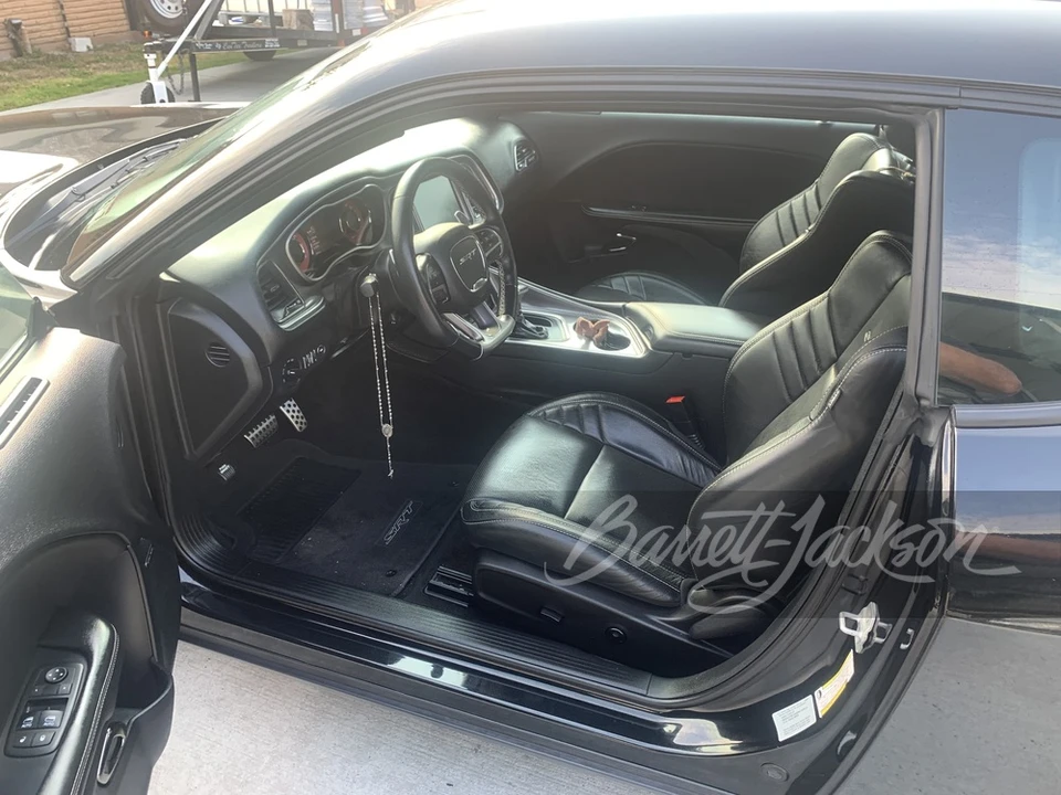 2015 Dodge Challenger SRT Hellcat 3rd Gen - Image 4 of 13