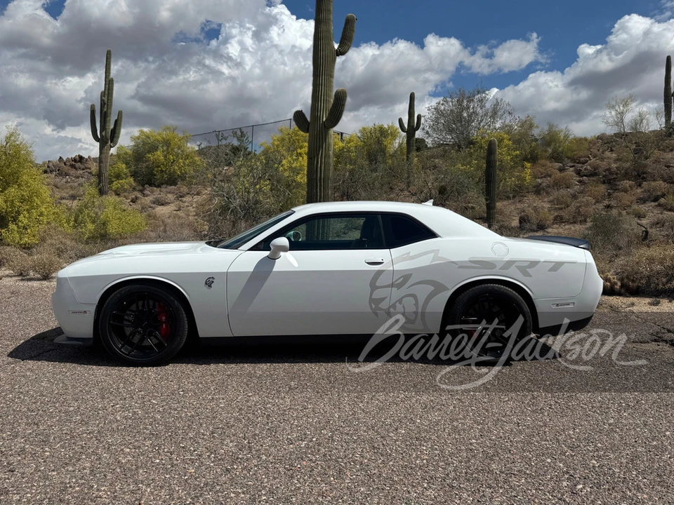 2015 Dodge Challenger SRT Hellcat 3rd Gen - Image 19 of 24