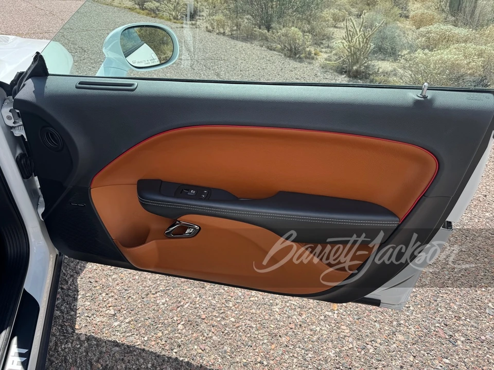 2015 Dodge Challenger SRT Hellcat 3rd Gen - Image 15 of 24
