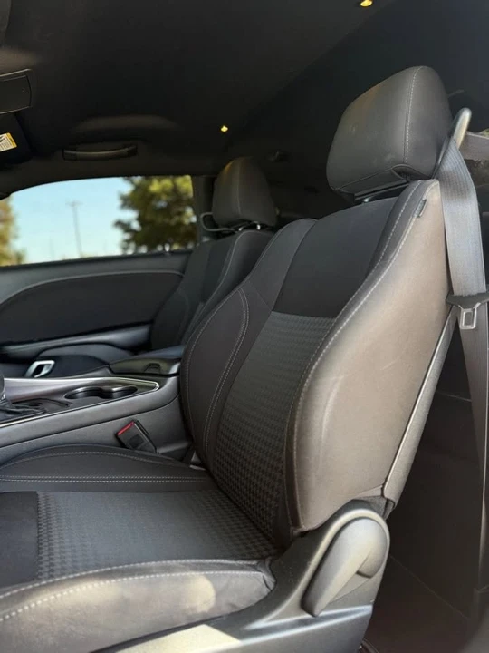 2015 Dodge Challenger 3rd Gen - Image 6 of 16