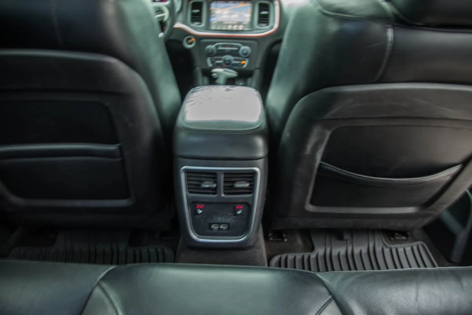 2015 Dodge Charger 7th Gen - Image 17 of 18