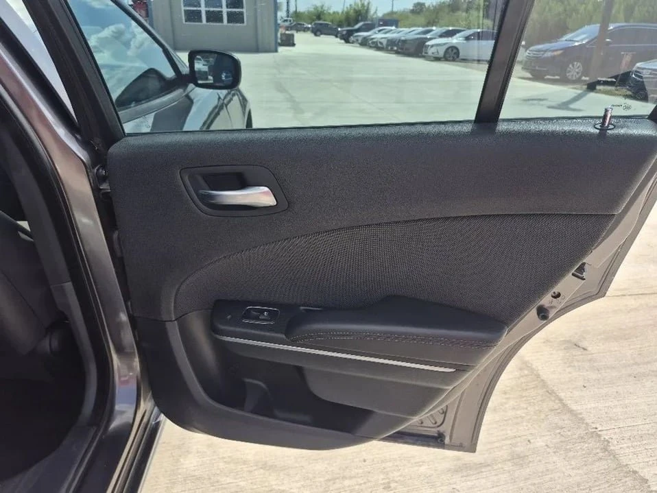 2015 Dodge Charger 7th Gen - Image 17 of 20