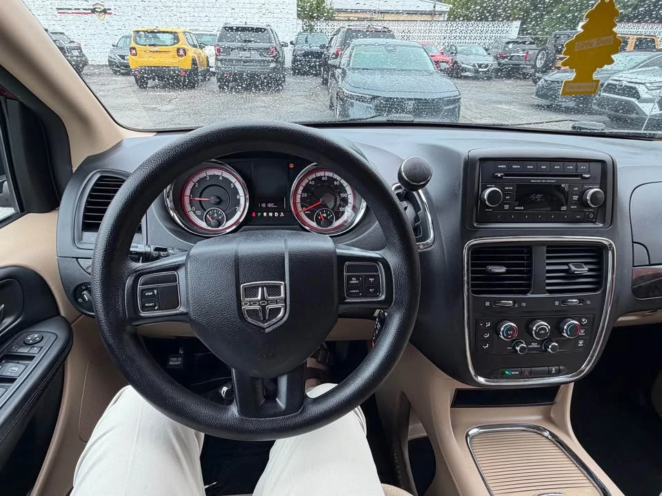 2015 Dodge Caravan - Image 8 of 20