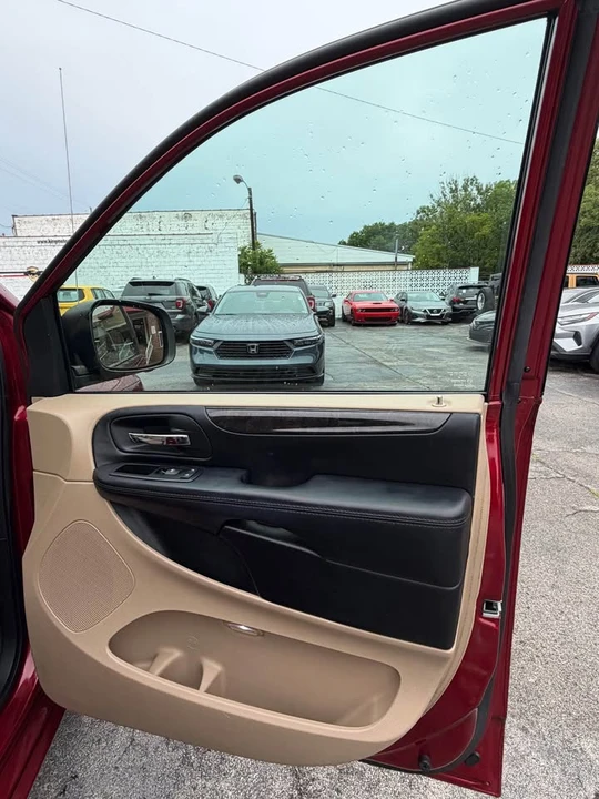 2015 Dodge Caravan - Image 16 of 20