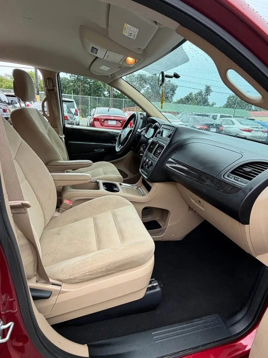 2015 Dodge Caravan - Image 17 of 20