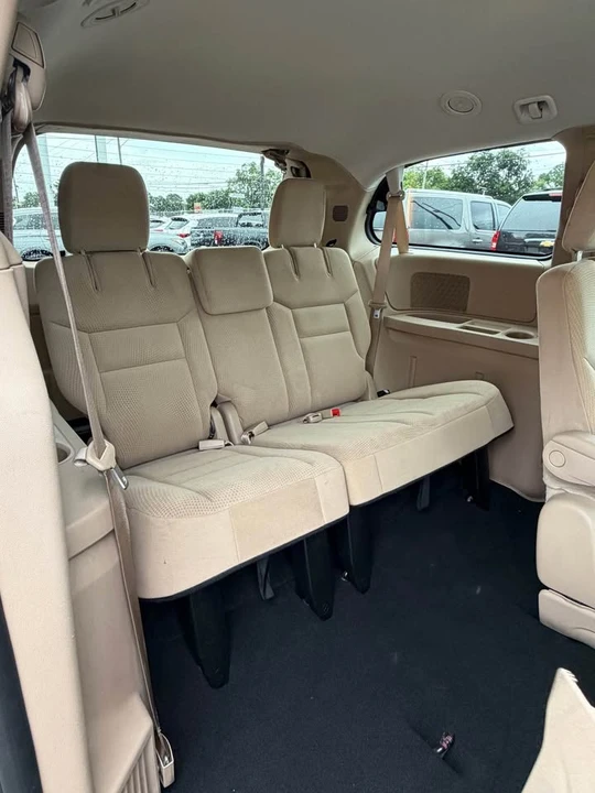 2015 Dodge Caravan - Image 15 of 20
