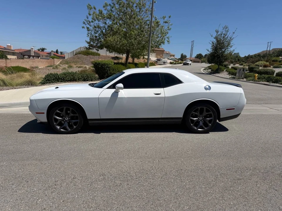 2015 Dodge Challenger 3rd Gen - Image 2 of 10
