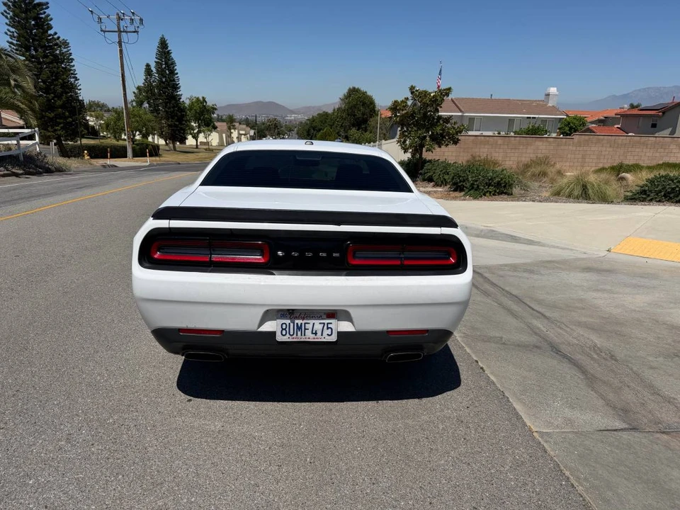 2015 Dodge Challenger 3rd Gen - Image 4 of 10
