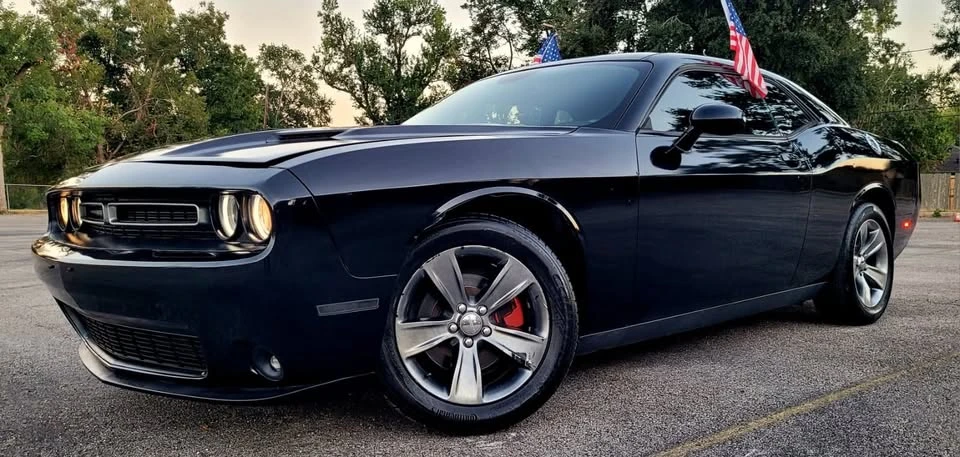 2015 Dodge Challenger 3rd Gen - Image 2 of 11