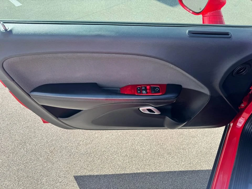 2015 Dodge Challenger 3rd Gen - Image 4 of 12