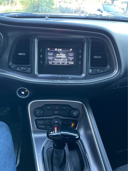 2015 Dodge Challenger 3rd Gen - Image 8 of 11