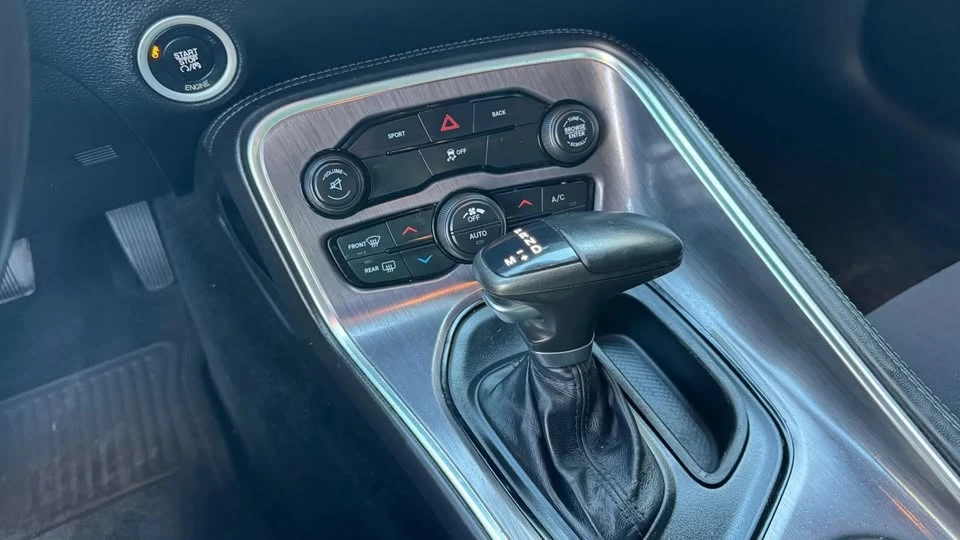 2015 Dodge Challenger 3rd Gen - Image 14 of 17