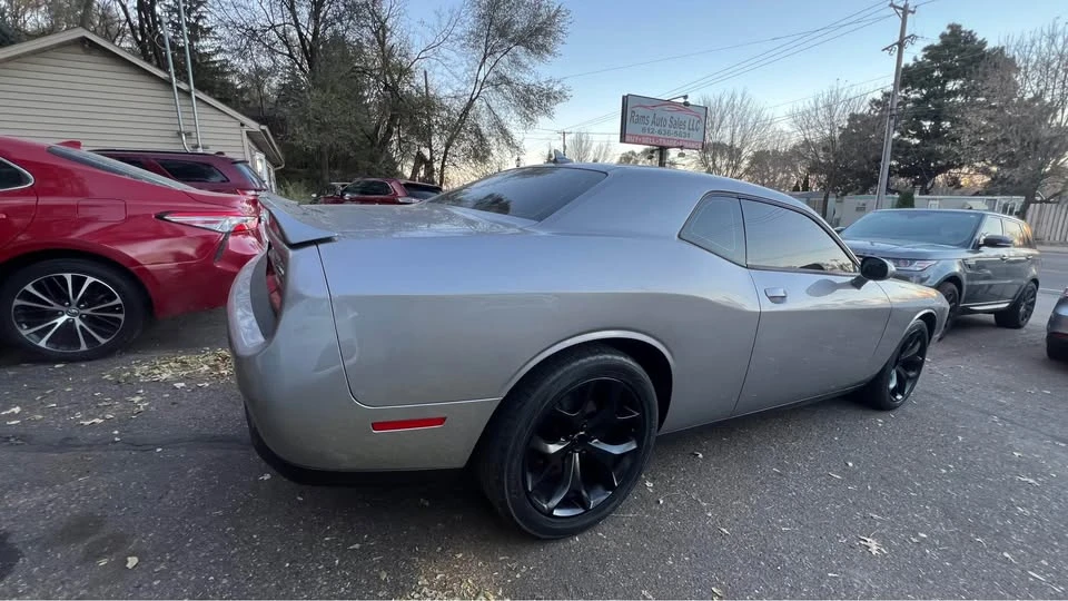 2015 Dodge Challenger 3rd Gen - Image 4 of 8