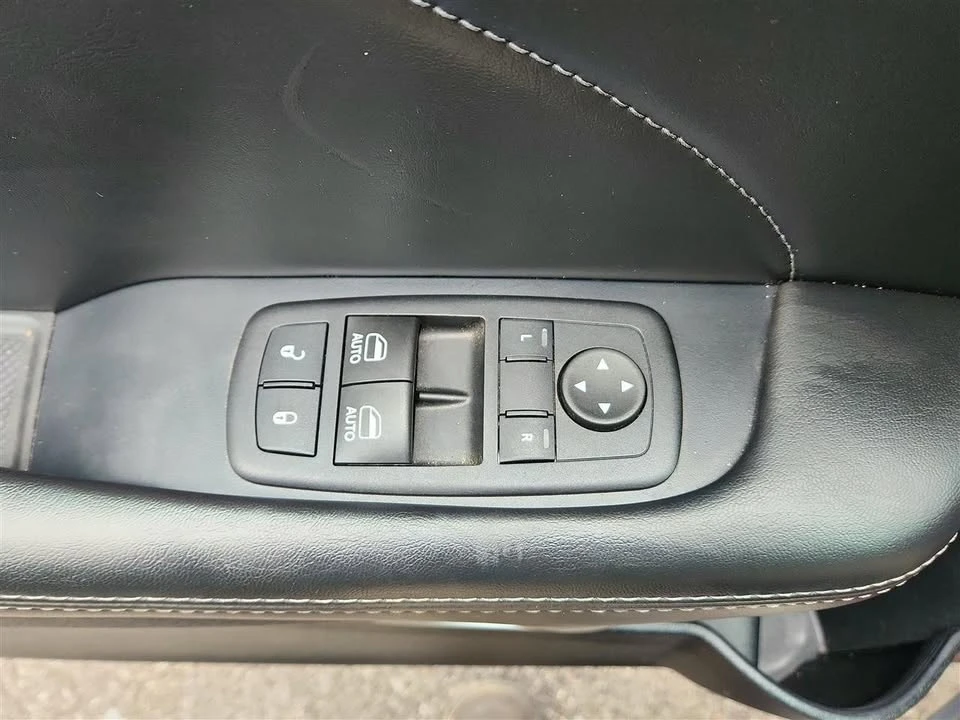 2015 Dodge Challenger 3rd Gen - Image 16 of 20