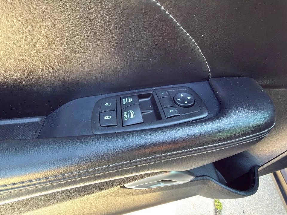 2015 Dodge Challenger 3rd Gen - Image 12 of 17