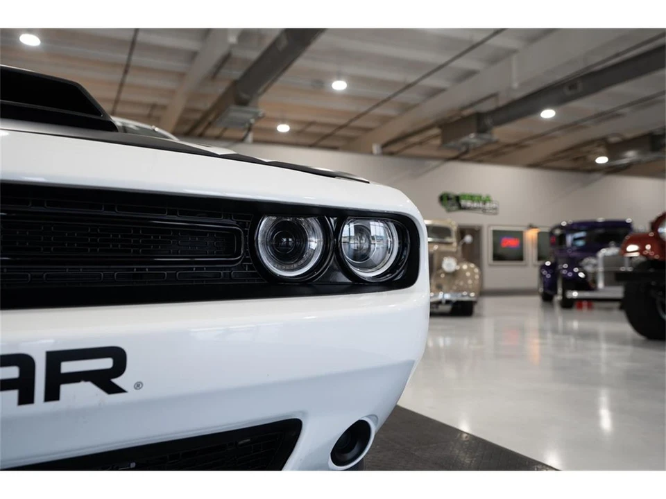 2015 Dodge Challenger 3rd Gen - Image 19 of 31